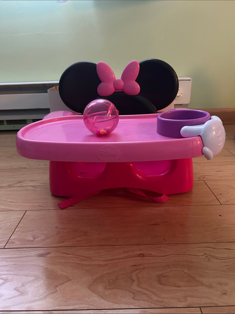 Disney Minnie Mouse Hot Pink and Black Booster Seat/ Tray with Purple Cup Holder